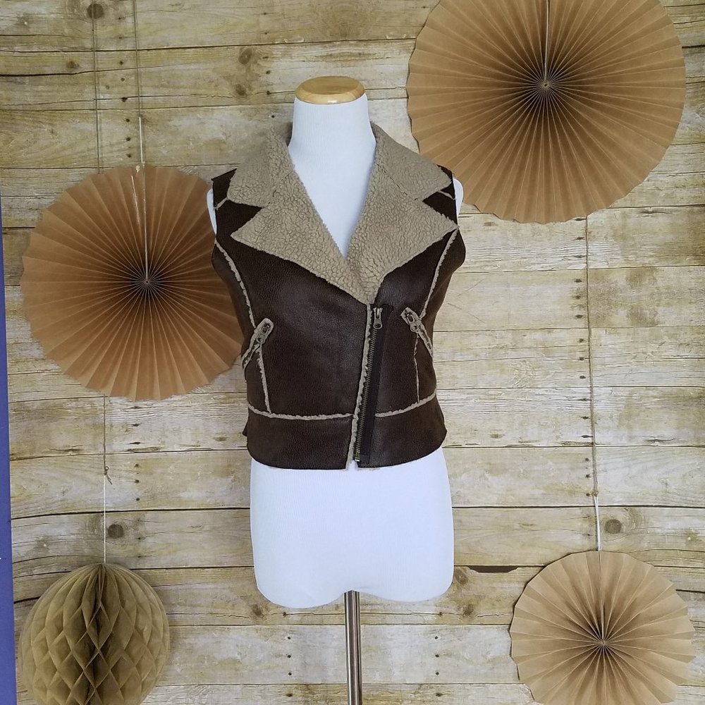 BLACK RIVET FAUX BROWN LEATHER & SHEARLING VEST